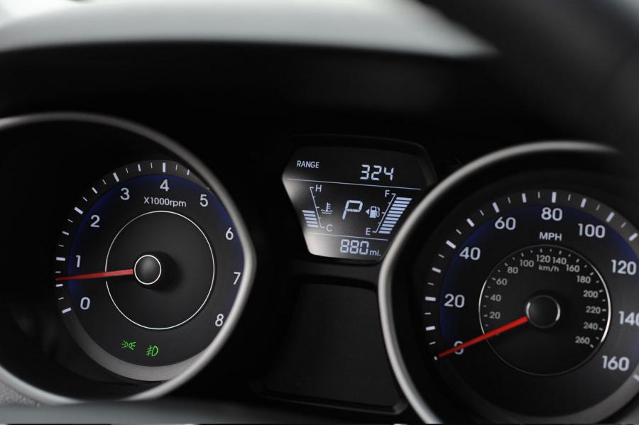  Hyundai Elantra 2014 года  (фото 19 из 39)